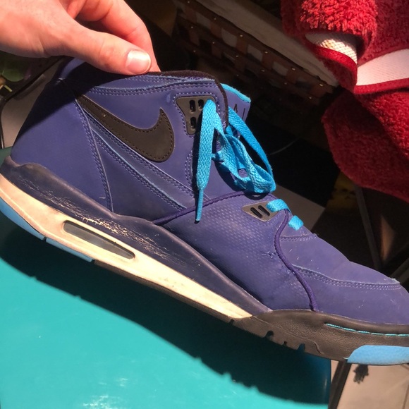 Nike Air Sneakers - Picture 3 of 5